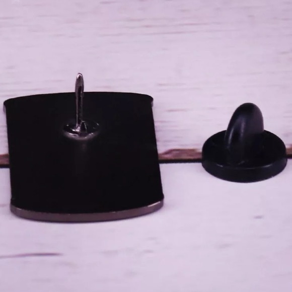 Seinfeld Hilarious Seinfeld Pin inchNo Soup For Youinch - Picture 2 of 4